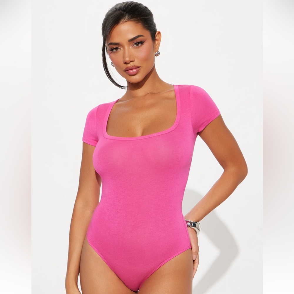 Fashion Nova Fuchsia Short Sleeve Bodysuit